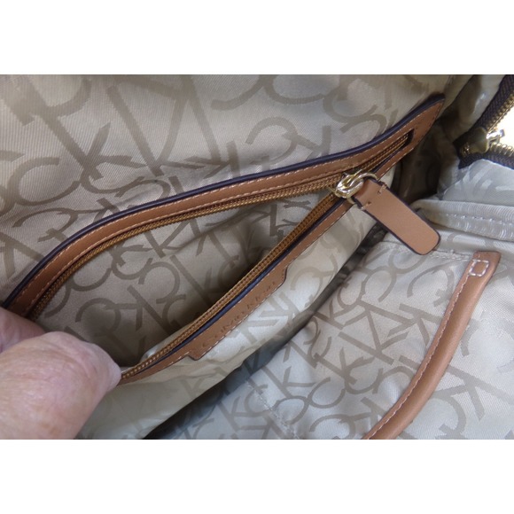Calvin Klein Signature Belfast Backpack Bag 2 Magnetic Pockets 2‎ Zipper Closure - Picture 13 of 16